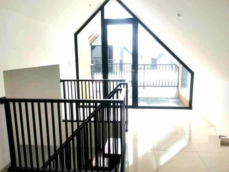 dijual rumah cluster mahakam mts jgc