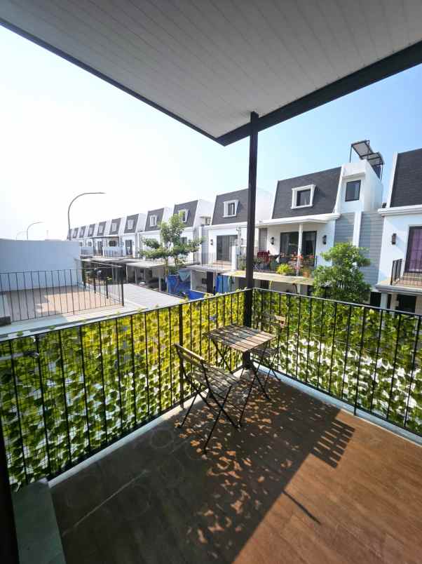 dijual rumah cluster maison de wisteria