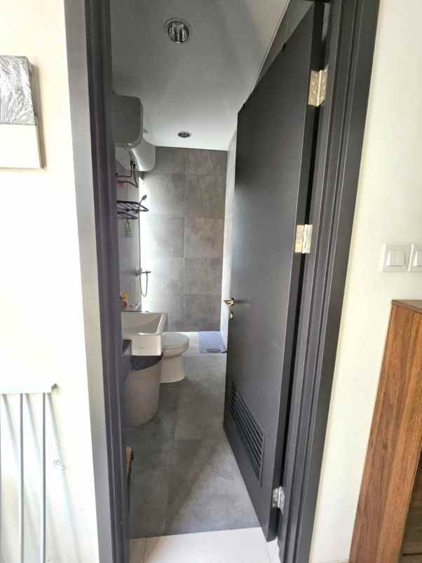 dijual rumah cluster maison de wisteria