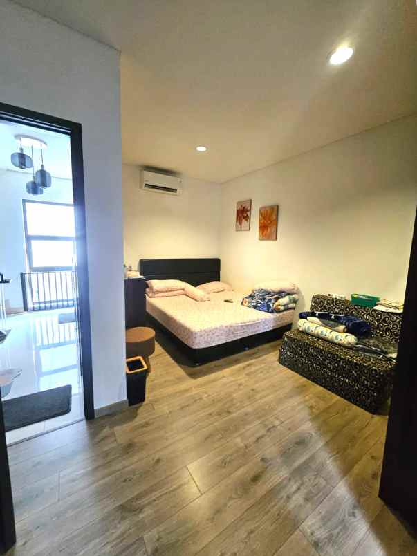 dijual rumah cluster maison de wisteria