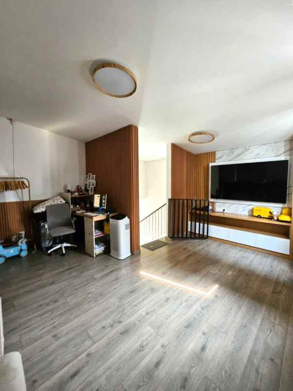 dijual rumah cluster maison de wisteria