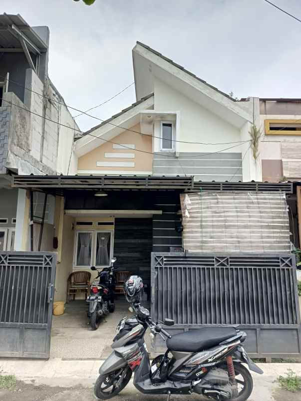 dijual rumah cluster margahayu