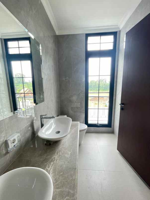 dijual rumah cluster rosewood golf