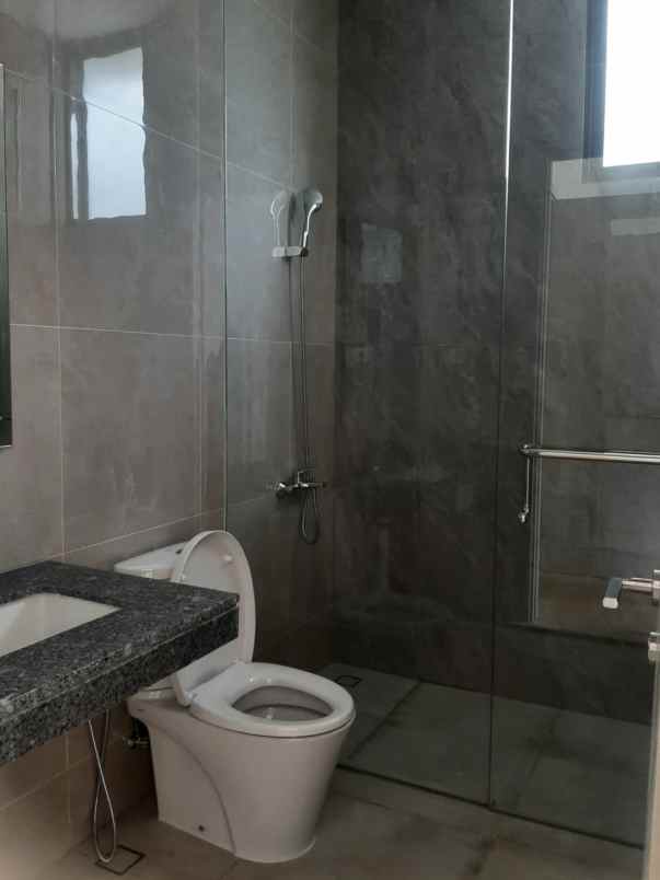 dijual rumah cluster sentarum asya jgc