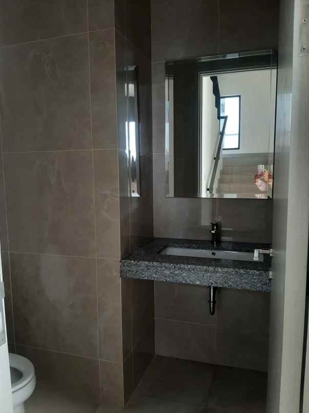 dijual rumah cluster sentarum asya jgc