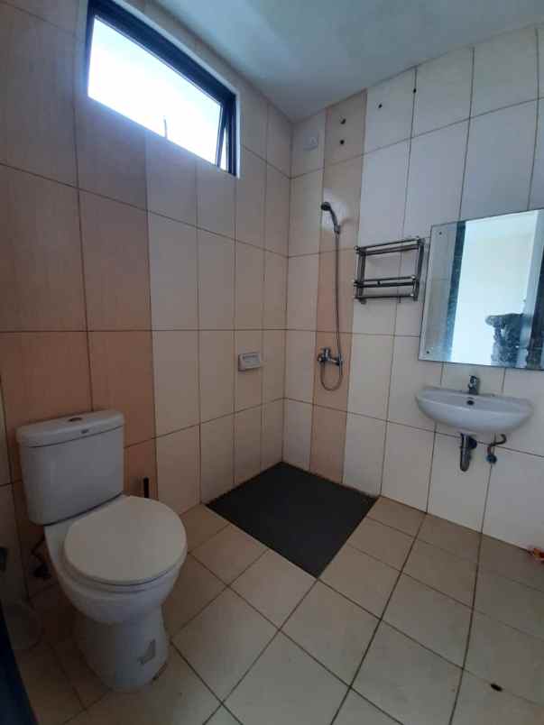 dijual rumah cluster shinano jgc