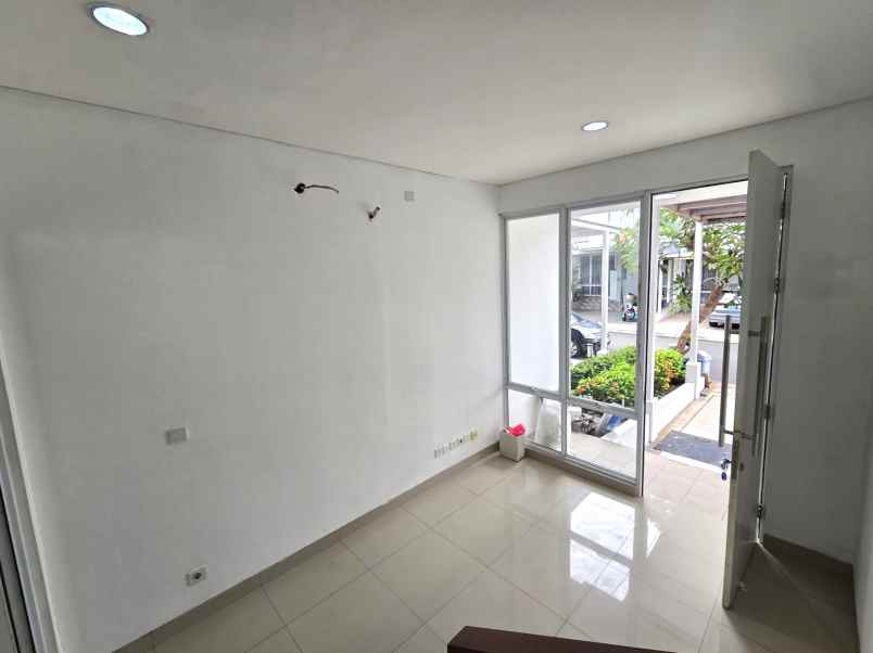 dijual rumah cluster yarra jgc jakarta