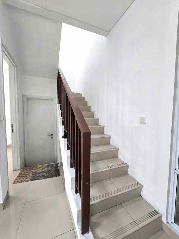 dijual rumah cluster yarra jgc jakarta