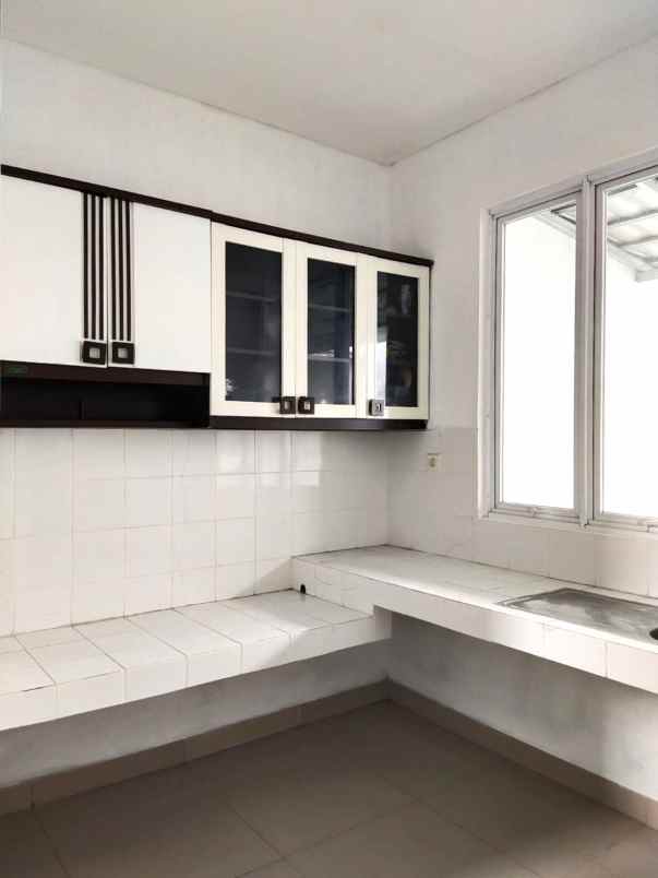 dijual rumah cluster yarra jgc jakarta