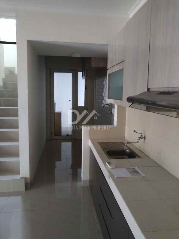 dijual rumah dalam cluster gading serpong