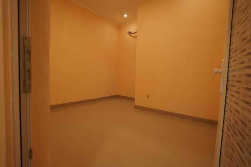 dijual rumah danau kelapa dua