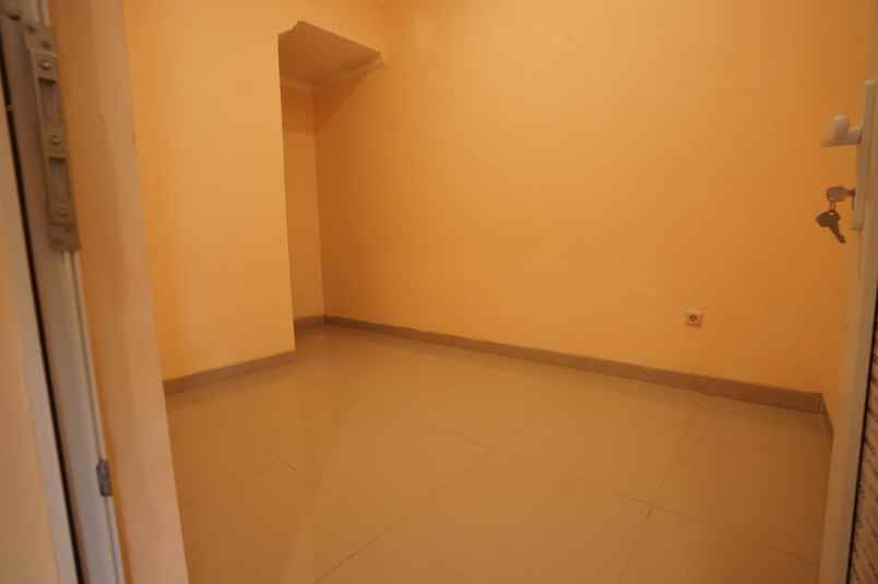 dijual rumah danau kelapa dua