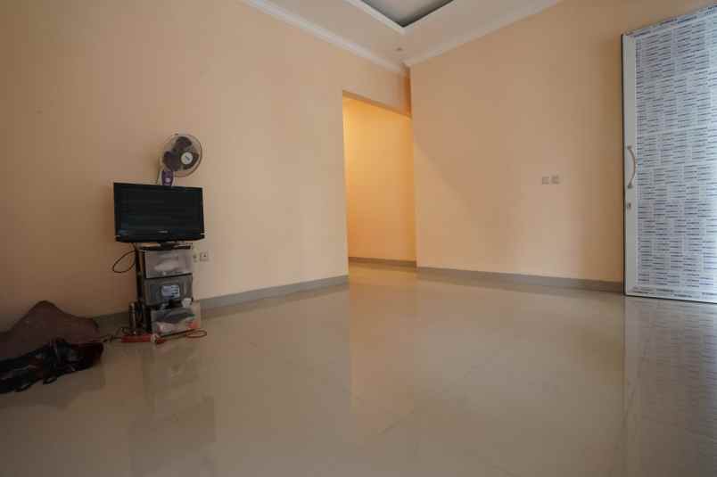 dijual rumah danau kelapa dua