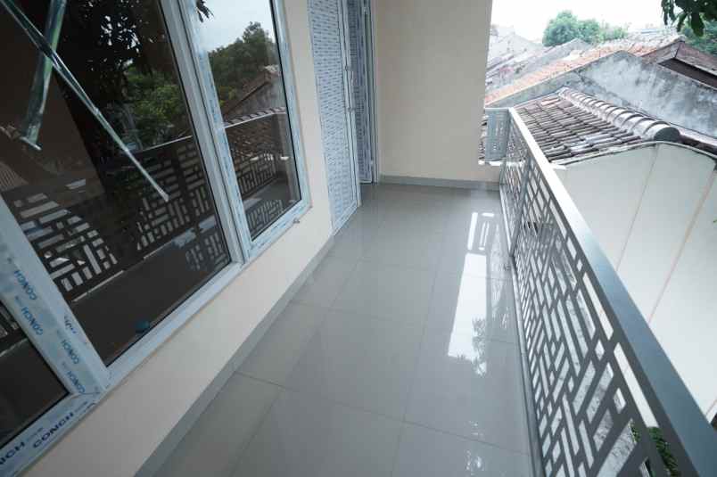 dijual rumah danau kelapa dua