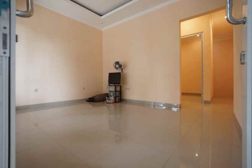 dijual rumah danau kelapa dua