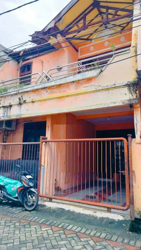 dijual rumah darmo permai utara