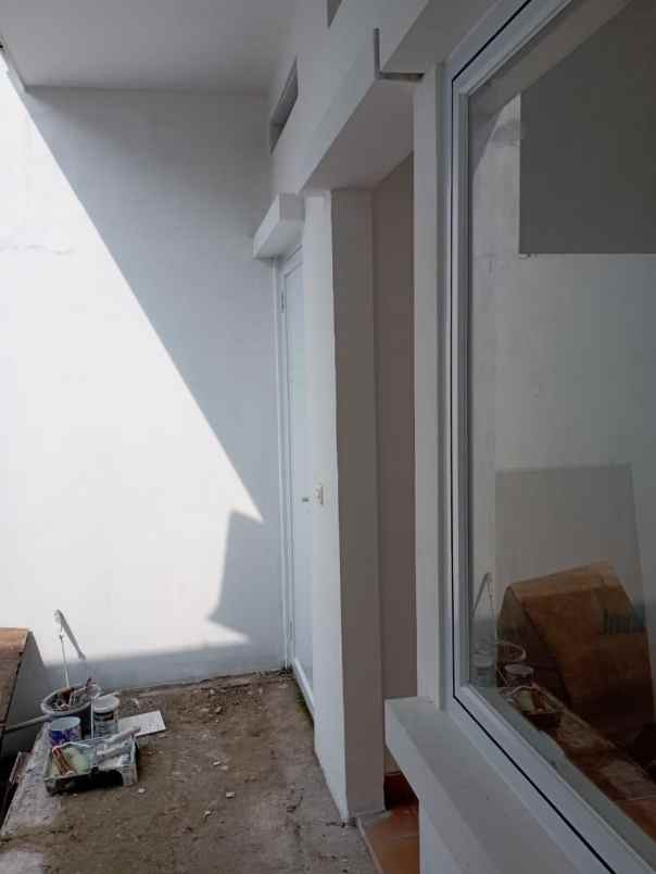 dijual rumah dekat grand wisata