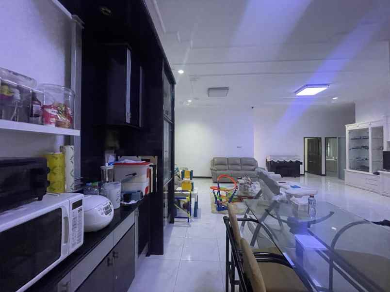 dijual rumah dharmahusada indah