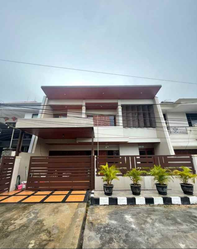 dijual rumah dharmahusada mewah baru renovasi nego