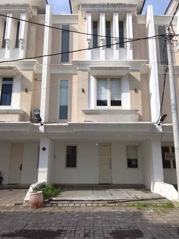 dijual rumah dharmahusada strategis