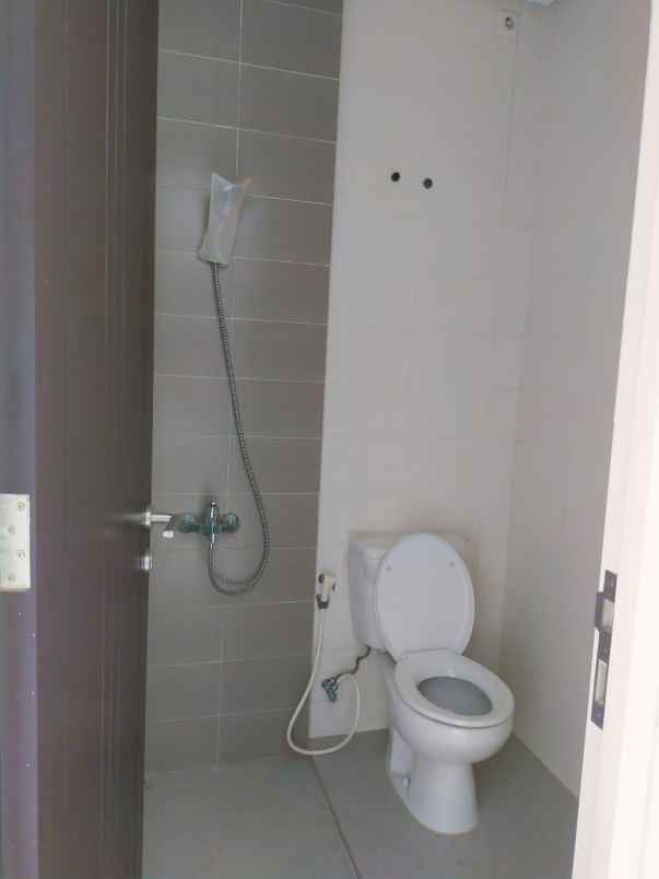 dijual rumah di austin ville malang