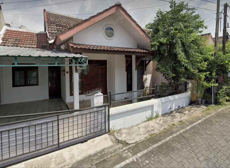 dijual rumah di bukit sari semarang