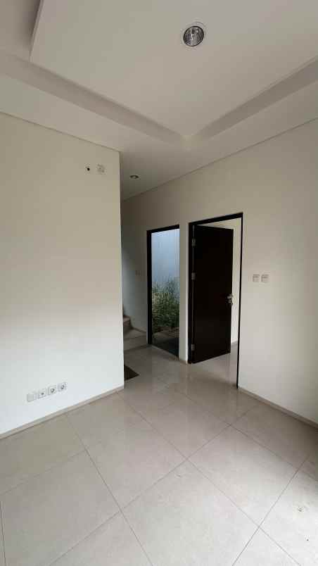 dijual rumah di cluster golden cikeas cibubur