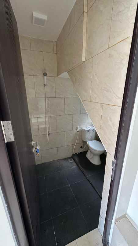 dijual rumah di cluster golden cikeas cibubur