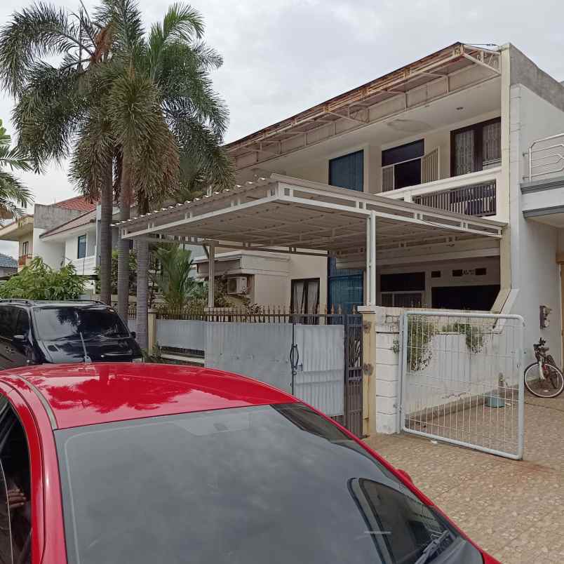 dijual rumah di daerah taman modern