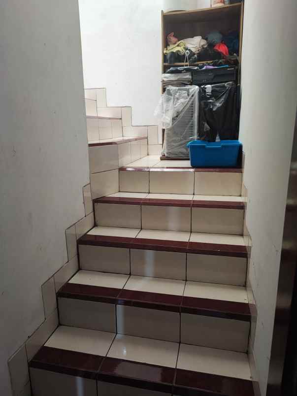 dijual rumah di jalan raya kelapa gading permai