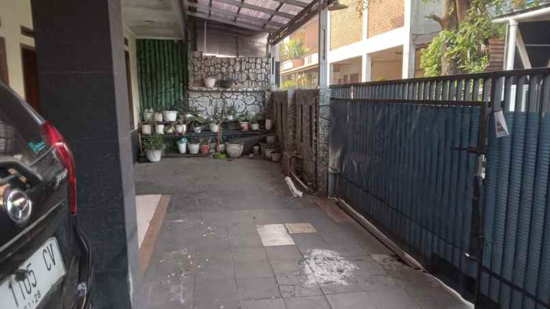 dijual rumah di komplek riung bandung