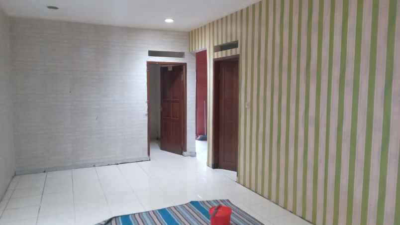 dijual rumah di komplek riung bandung