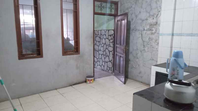 dijual rumah di komplek riung bandung