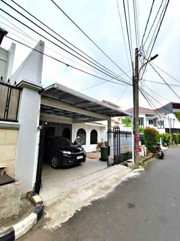 dijual rumah di lebak bulus jakarta selatan