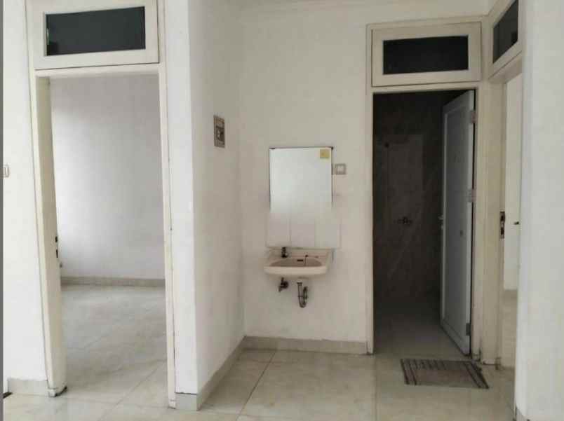 dijual rumah di raffles hills