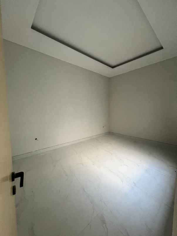 dijual rumah dian istana moca vrbana