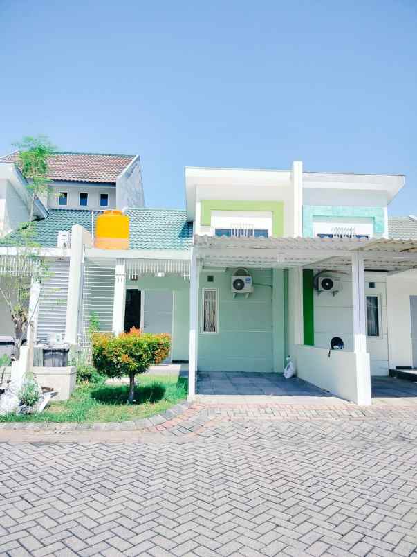 dijual rumah dian sukolilo regency