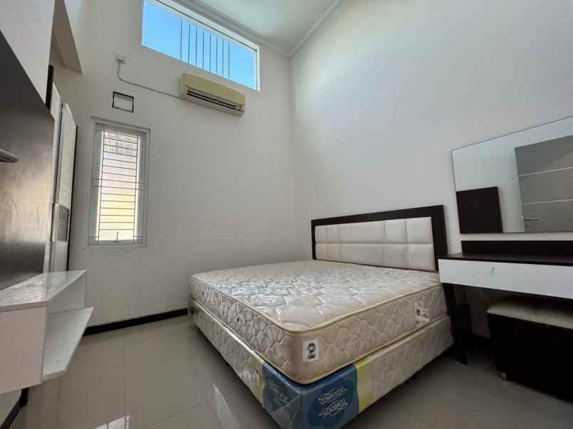 dijual rumah dian sukolilo regency