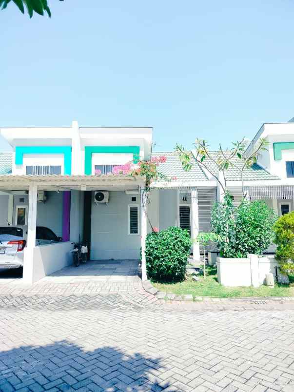 dijual rumah dian sukolilo regency