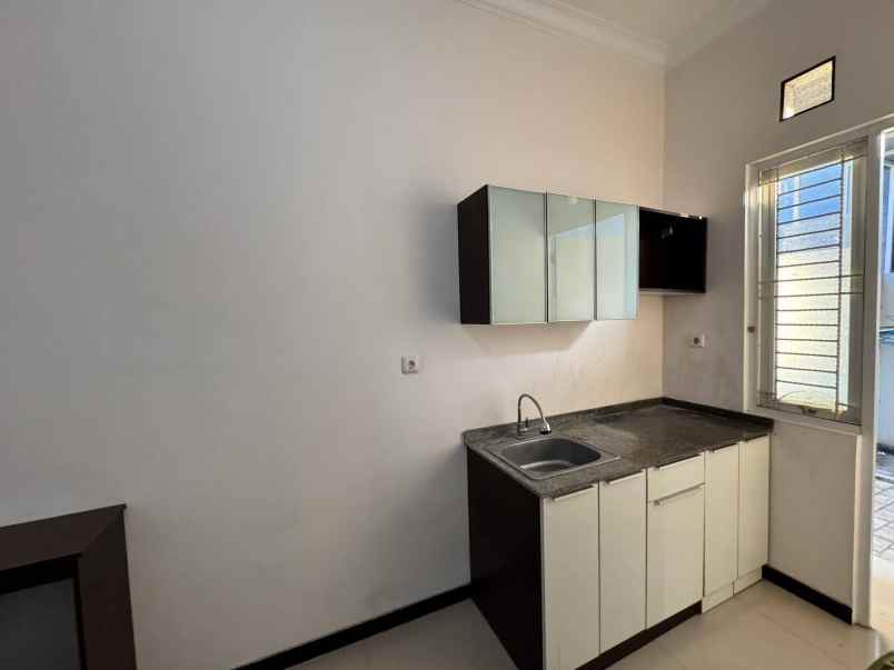 dijual rumah dian sukolilo regency