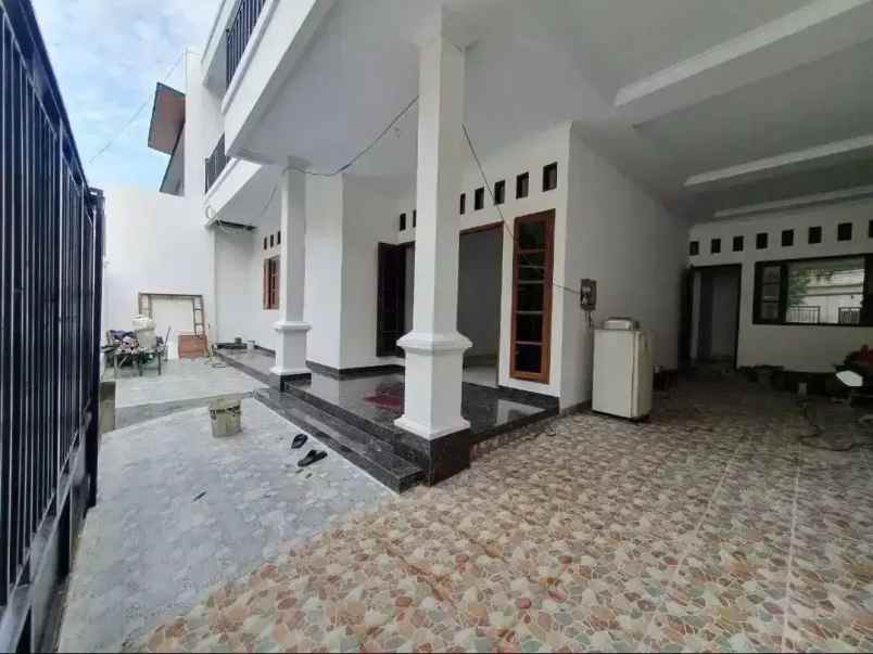 dijual rumah duren sawit