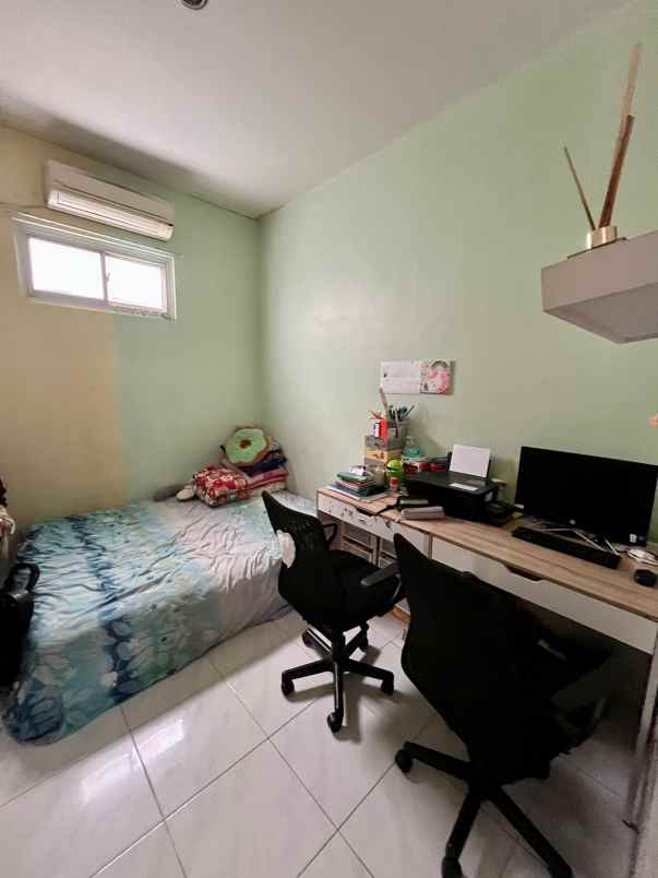 dijual rumah duren sawit