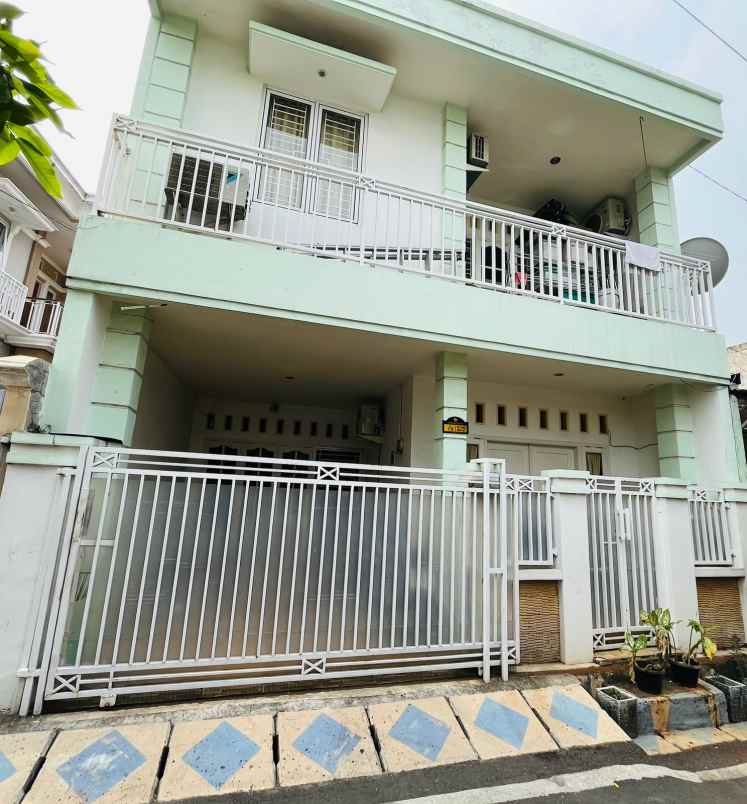 dijual rumah duren sawit