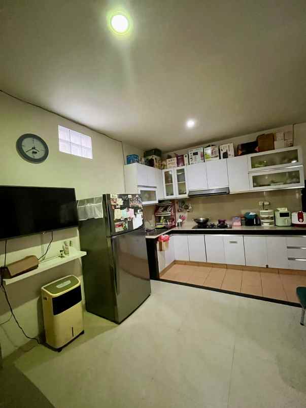 dijual rumah duren sawit