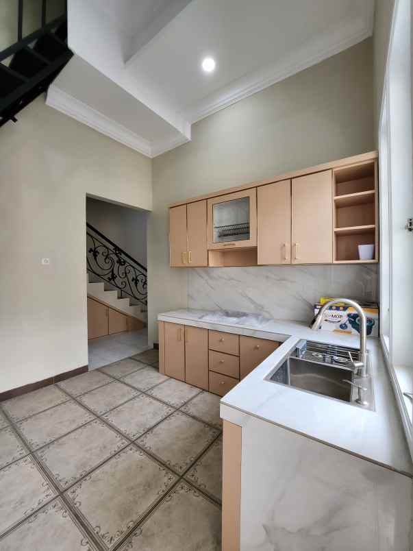 dijual rumah duren sawit jaktim