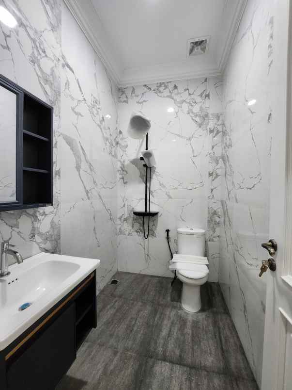 dijual rumah duren sawit jaktim