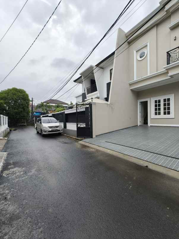 dijual rumah duren sawit jaktim