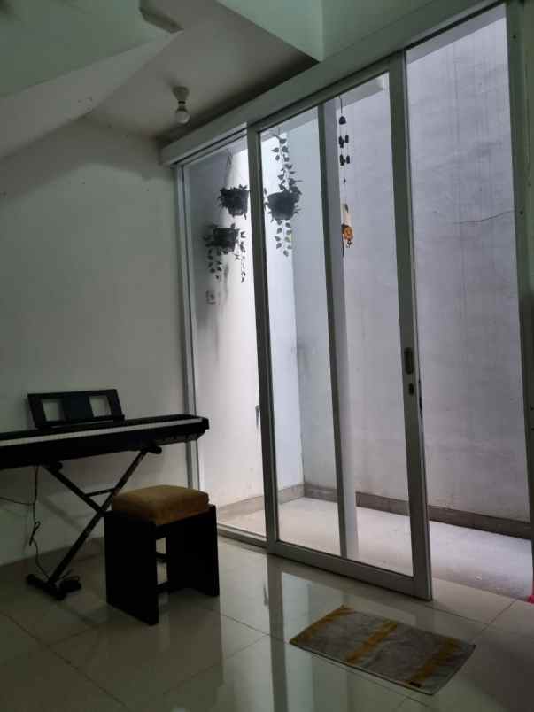 dijual rumah gading elok kelapa gading