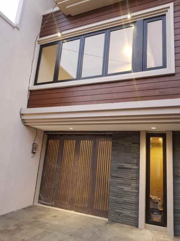 dijual rumah galaxi bumi permai araya