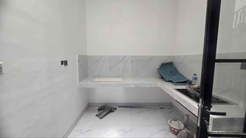 dijual rumah galaxy bumi permai